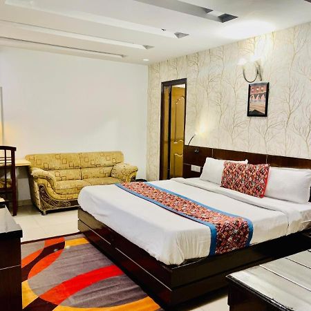 Hotel Queens Tower Amritsar Exterior photo