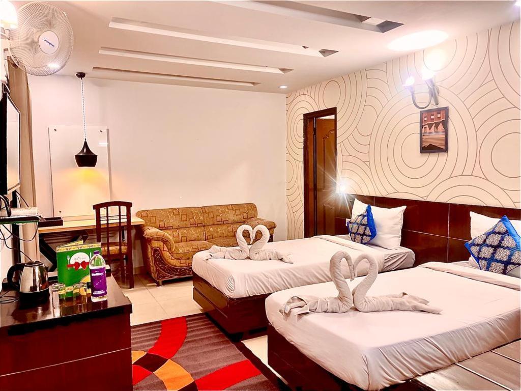 Hotel Queens Tower Amritsar Exterior photo