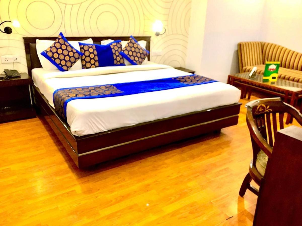 Hotel Queens Tower Amritsar Exterior photo