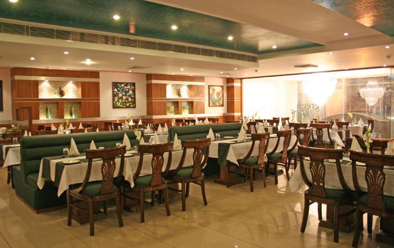 Hotel Queens Tower Amritsar Exterior photo