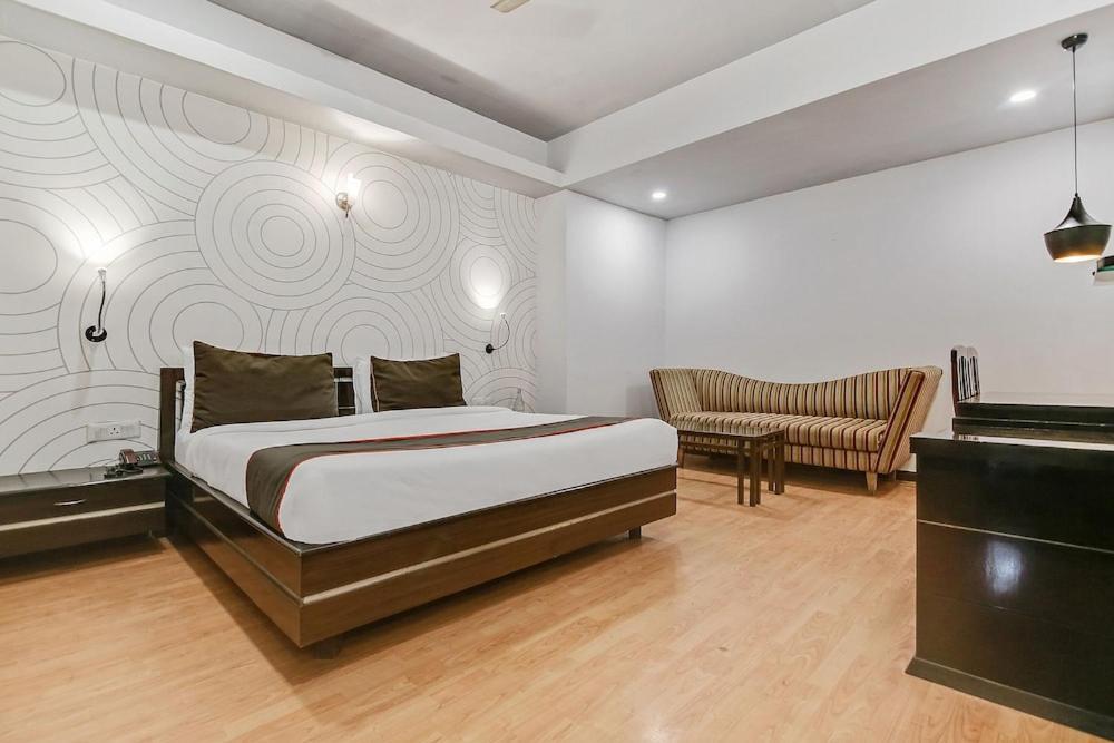 Hotel Queens Tower Amritsar Exterior photo