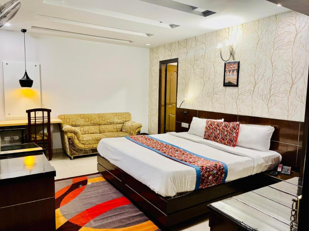 Hotel Queens Tower Amritsar Exterior photo