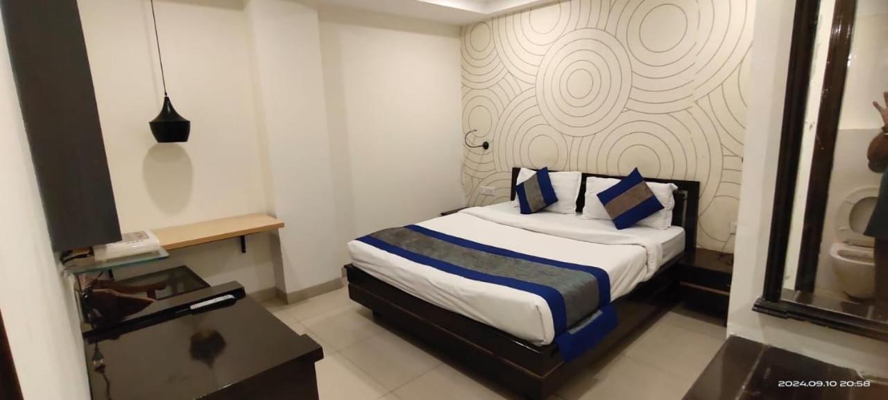 Hotel Queens Tower Amritsar Exterior photo